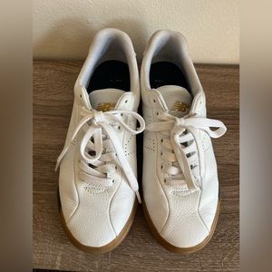 EUC New Balance white leather and suede sneakers CT210 -size 6 mens; 7.5 womens